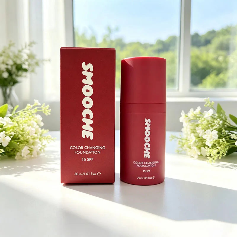 30ml Smooche Color Changing Foundation SPF15 Lightweight Hydrating Covers Pores Buildable Natural Coverage Daily Makeup Base احصلي على إطلالة طبيعية وجذابة مع كريم أساس SMOOCHE الذكي! 💖 تركيبة خفيفة ومرطّبة تتكيّف مع لون بشرتك، وتساعد على إخفاء مظهر المس