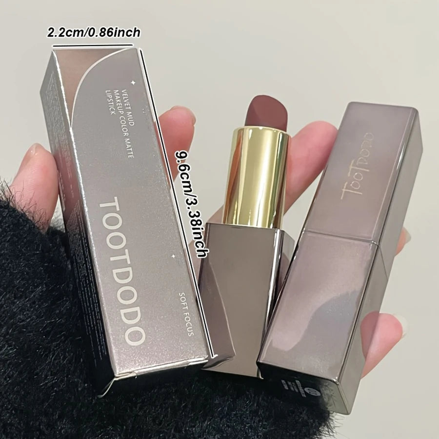 Available in 3 Shades Matte Lipstick Matte Velvet Waterproof Non-fading Lip Gloss That Enhances Color and Brightens Lips Suitabl  اكتشفي جمال شفتيكِ مع أحمر الشفاه المخملي المطفي! متوفر بثلاثة ألوان جذابة، بتركيبة أنيقة تساعد على ثبات اللون ومقاومة الماءا