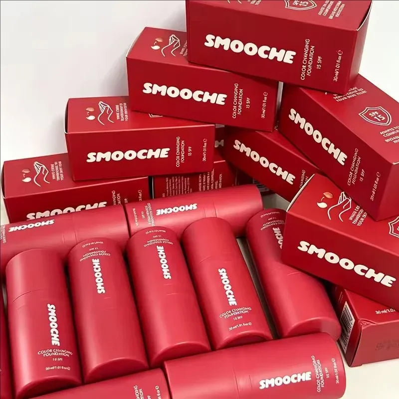 30ml Smooche Color Changing Foundation SPF15 Lightweight Hydrating Covers Pores Buildable Natural Coverage Daily Makeup Base احصلي على إطلالة طبيعية وجذابة مع كريم أساس SMOOCHE الذكي! 💖 تركيبة خفيفة ومرطّبة تتكيّف مع لون بشرتك، وتساعد على إخفاء مظهر المس
